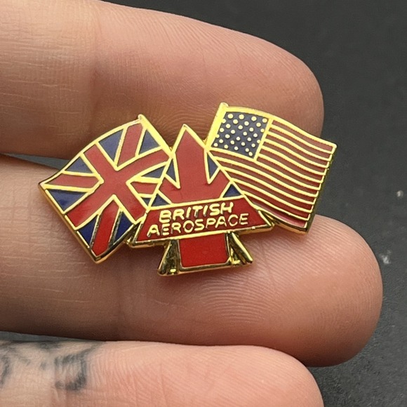 Great Britain USA‎ Crossed Flags British Aerospace Lapel Hat Pin